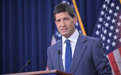 Chairman Warsh answers reporters' questions at the FOMC press conference.