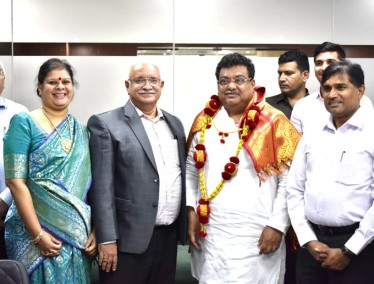 Karnataka Industries Minister MB Patil at Cyient DLM facility in Bengaluru.
