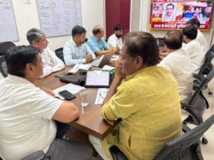 Rajasthan Pradesh Congress Committee President Govind Singh Dotasra spoke with the administration at the PCC War Room regarding complaints related to the local body elections.