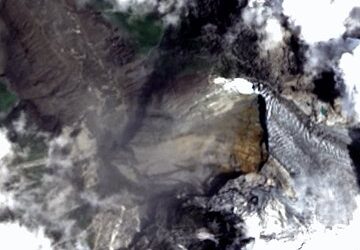 Geographer Dr Vaibhav Kaul has revised his estimate of the initial Langtang Lirung ice-rock avalanche to more than 50 billion litres, before adding meltwater from above.