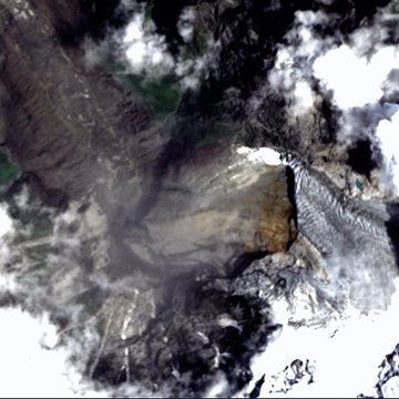 Geographer Dr Vaibhav Kaul has revised his estimate of the initial Langtang Lirung ice-rock avalanche to more than 50 billion litres, before adding meltwater from above.