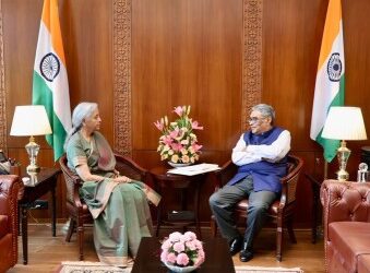 West Bengal Finance Minister Swapan Dasgupta with Union Finance Minister Nirmala Sitharaman.