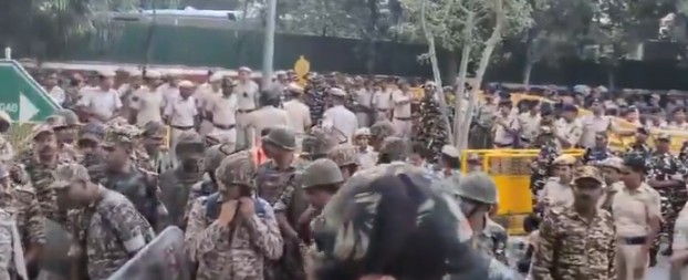 Massive deployments of police were senn at Jantar Mantar in New Delhi on Sunday.