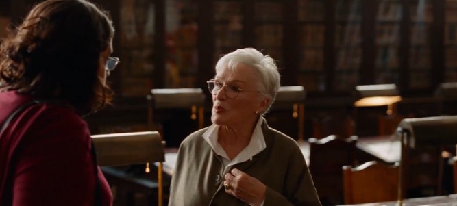 Penélope Cruz in a scene from Netflix’s La Bola Negra.