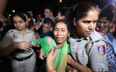 Ankita Bhandari’s parents and activists protest at India Gate demanding justice in the Uttarakhand murder case.